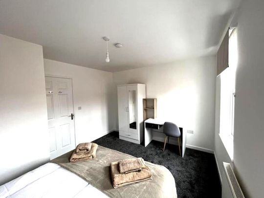 4 Bed Student Accommodation - Photo 1