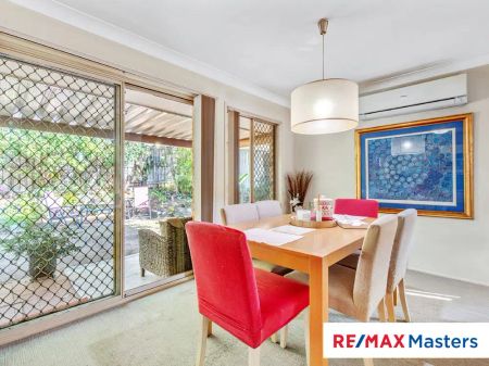 “Great Family Home” - Photo 4