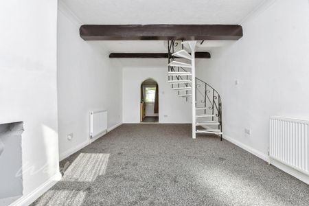 2 bedroom terraced house to rent - Photo 2