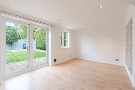 3 bedroom end of terrace house to rent - Photo 2