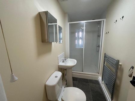 2 bedroom apartment to rent - Photo 4