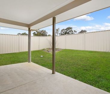 Terrific Townhouse! - Photo 6