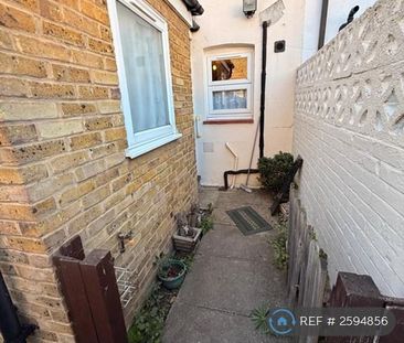 2 bedroom terraced house to rent - Photo 6
