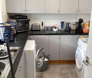 3 bedroom ground floor flat to rent - Photo 6