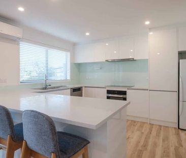 Stunning 3 bedroom home in Red Beach - Photo 5