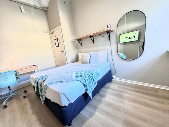 Room for Rent in the Heart of Oxford Street - Photo 1