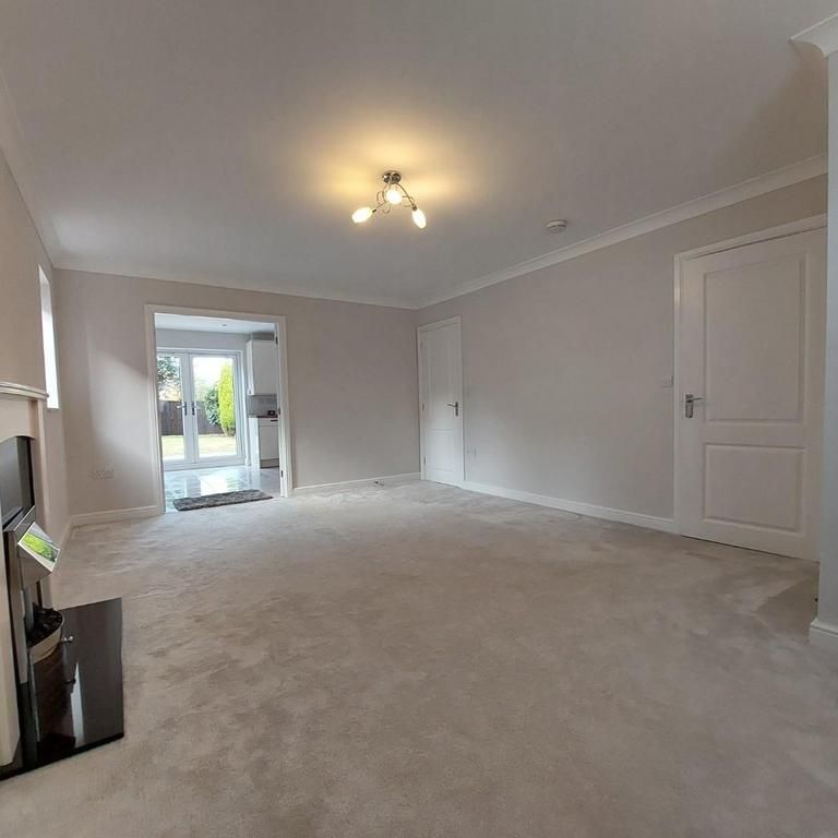 3 bedroom semi-detached house to rent - Photo 1