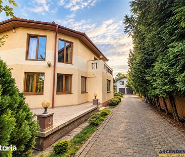 Spatiu cu personalitate: Vila pretabila si pentru centru educational, - Photo 1