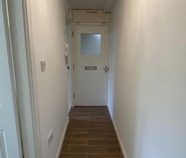Trentham Road, Blurton, Stoke-On-Trent - Photo 4