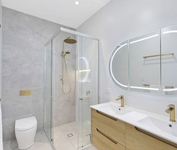 Renovated Cottage in sought after location - Photo 5