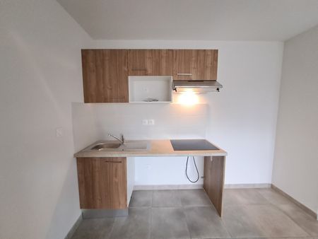 Location Appartement 3 pièces 65m² PERPIGNAN 66000 - Photo 2