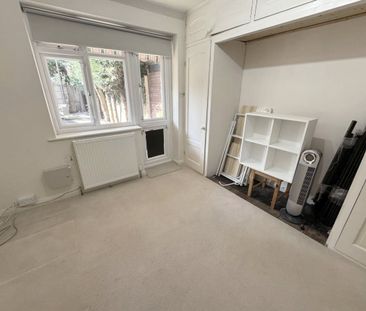 The Fairway, NW7, London - Photo 1