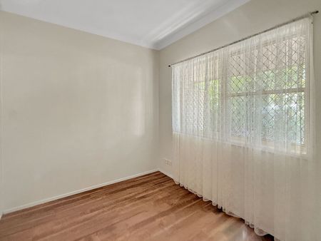 Private, Elevated Apartment in Cape Byron Estate - Photo 2