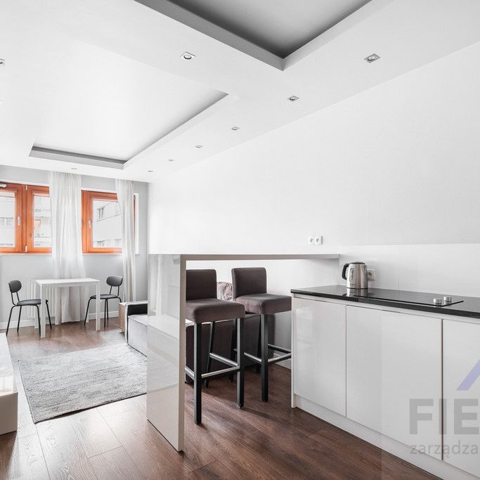 Warszawa, Wola, Mirów, Wronia - Photo 1