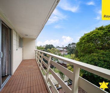 Sunny Retreat in a Peaceful New Lynn Cul-de-Sac - Photo 1