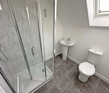 1 bedroom Flat to rent - Photo 6