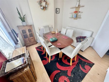 2 bedroom terraced house to rent - Photo 4