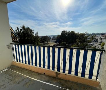 Location Appartement 2 pièces 55m² CAGNES SUR MER 06800 - Photo 2