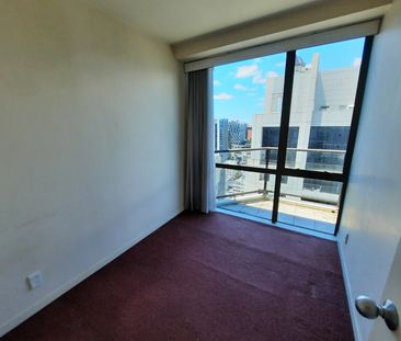 Great Central Location - Photo 5