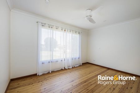 Spacious 4-Bedroom Family Home - Photo 3