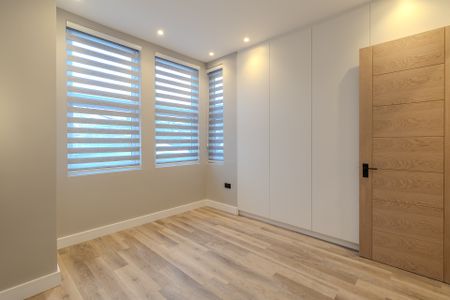 Stunning Recently Converted Ground Floor Maisonette with Smart Home Technology N20 0HD - Photo 5