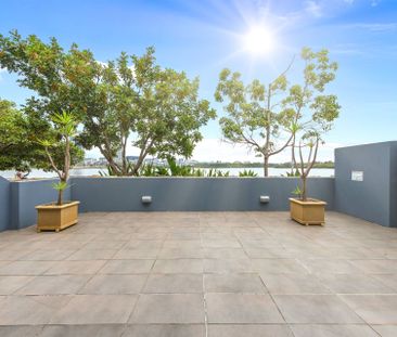 Waterfront Townhome - Photo 2