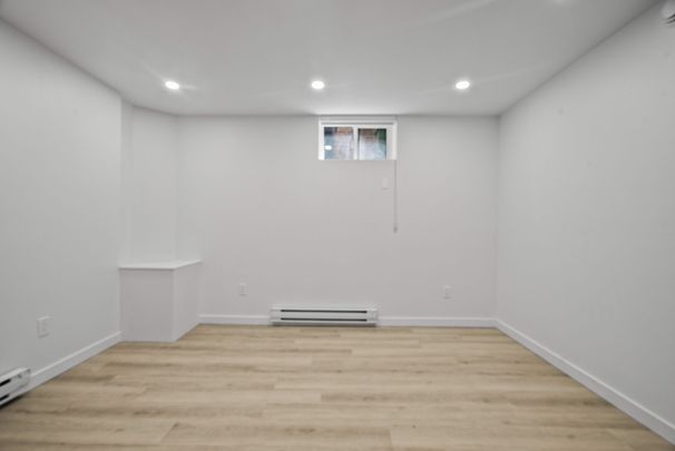 For Lease - 25 Chamberlain Avenue Unit# Lower, Toronto, Ontario - Photo 1