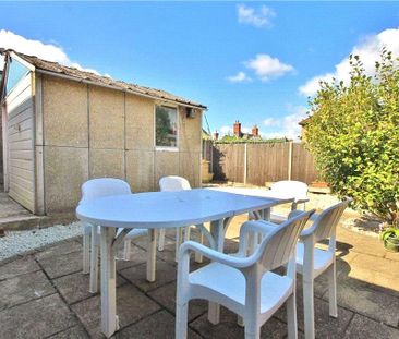 1 bedroom in a house share to rent - Photo 6