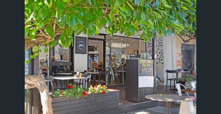 Luxury Furnished Residence with Spectacular Terrace & Park Views - Photo 5