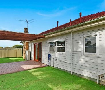 “Corner Comfort Meets Everyday Convenience” - Photo 6