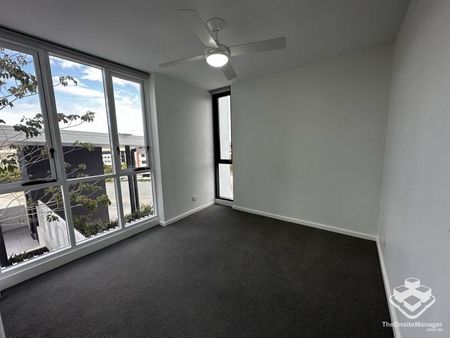 CIENNA VARSITY RIDGE - 2 Bedroom Executive Apartment - Photo 3