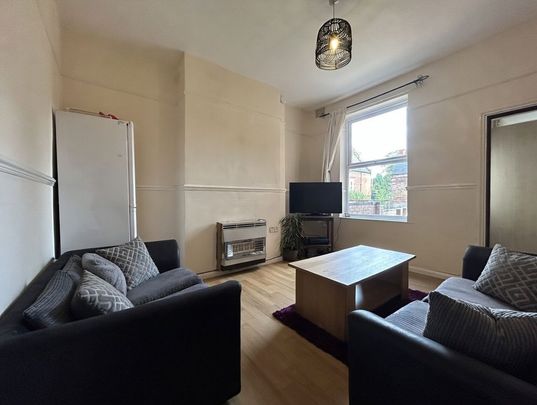 Portland Road Arboretum, Nottingham - Photo 1