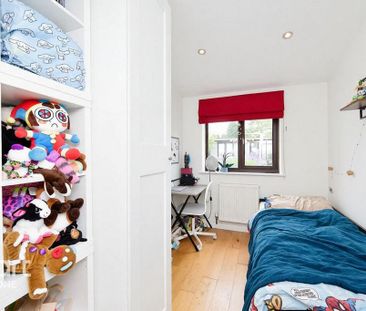 4 bedroom semi-detached house to rent - Photo 5