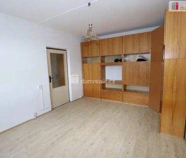Pěkný útulný byt 1+1 ve třetím patře panelového domu s výtahem a do... - Photo 2