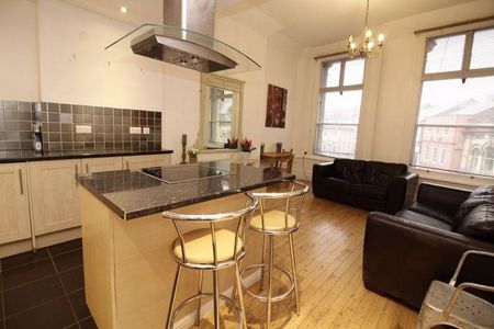 3 bedroom flat to rent - Photo 4