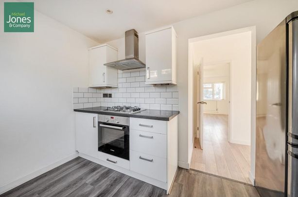 2 bedroom end of terrace house to rent - Photo 1