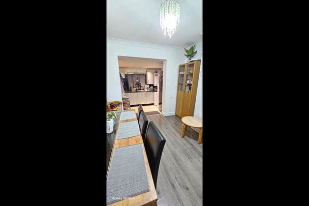Room in a Shared House, Noel Road, E6 - Photo 1