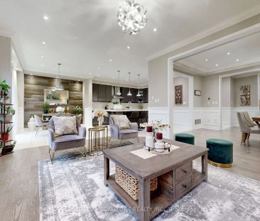 Detached Home For Lease | W9031533 - Photo 4