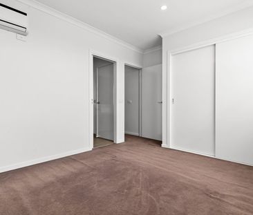 Stylish low maintenance living - Photo 3