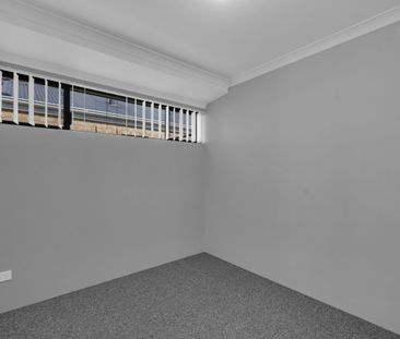 Three Bedroom Home in Baldivis - Photo 5