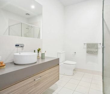 Stylish and Modern Three Bedroom Home in Popular Historic Suburb - Photo 6