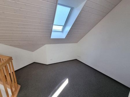 Top moderne Dachwohnung mit Galeriezimmer - Im Herzen von Flawil - Photo 4