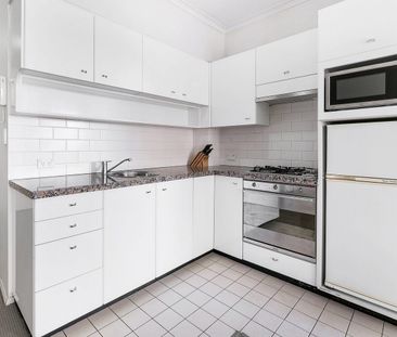 Modern 1 Bedroom With Security Parking In Prime Location - Photo 1