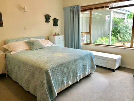 Desirable One Tree Hill - Photo 4