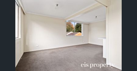 Prestigious Sandy Bay Apartment - Photo 2