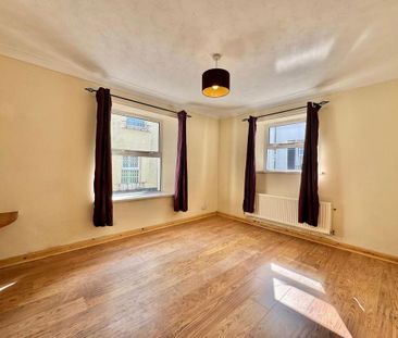 2 bedroom end of terrace house to rent - Photo 3
