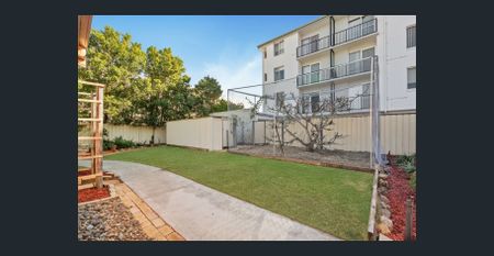 Coastal duplex + separate studio, walk-to-everything Tweed Heads - Photo 2