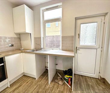 2 bed lower flat to rent in NE28 - Photo 3