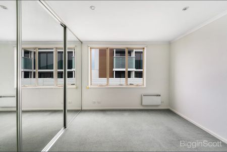 Impressive Abode In Convenient Locale - Photo 2