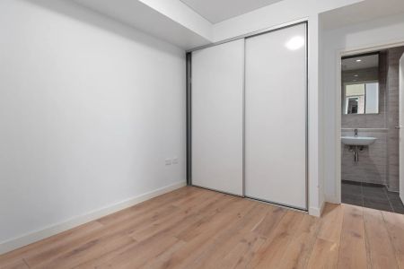 Modern 1 Bedroom with gas & electricity included - Photo 2